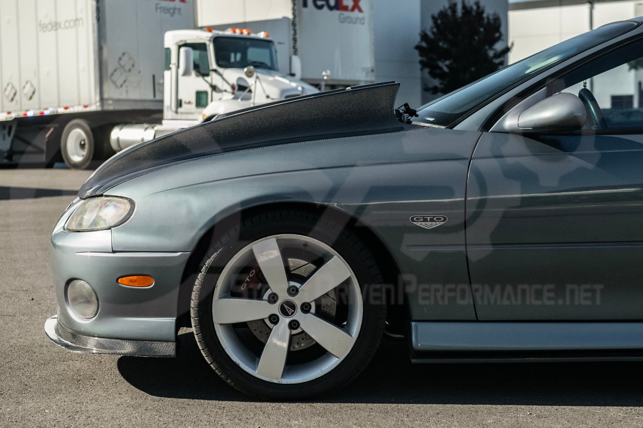 2004-2006 PONTIAC GTO | ZR1 STYLE CARBON FIBER FRONT VENTED COWL HOOD